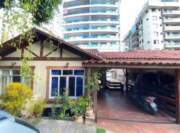 Fachada · Casa à venda, 3 quartos, 1 suíte, 2 vagas, Santa Rosa - Niterói/RJ