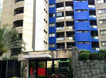 Apartamento de 2 quartos, São Paulo · Apto no coração da Vila Olimpia com 2 dorm e 2 vagas cobertas
