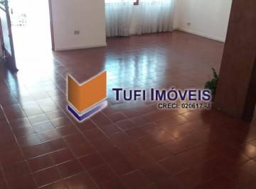 Casa · 198m² · 6 Quartos · 2 Vagas · Vende-se - Excelente casa em rua tranquila...