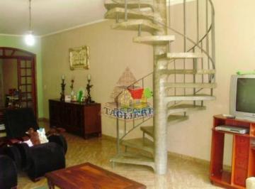 Casa · 2 Quartos · 3 Vagas · SOBRADO EM RUA TRANQUILA VILA FECHADA