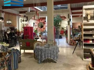 Foto 01 · Oportunidade Única! Prédio Comercial à Venda na Barra Funda, São Paulo-SP: 4 Salas, 2 Vagas de Garag
