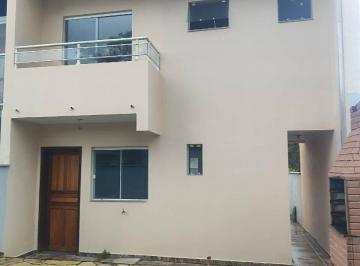 Casa · 70m² · 2 Quartos · 6 Vagas · Sobrado com Piscina Guaratuba
