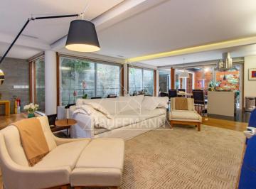 Casa · 245m² · 3 Quartos · 2 Vagas · Casa à Venda na Vila Nova Conceição - 3 Suítes, 2 Vagas, 245m² A.C.