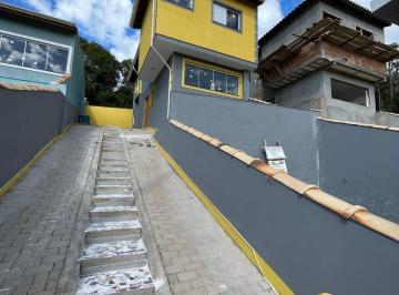 Casa · 290m² · 3 Quartos · 4 Vagas · Sobrado à Venda em Terra Preta 3 dormitórios