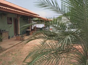 Rural · 211m² · 3 Quartos · 5 Vagas · Chácara à venda em Piracaia com 851,33 m² - PORTEIRA FECHADA!