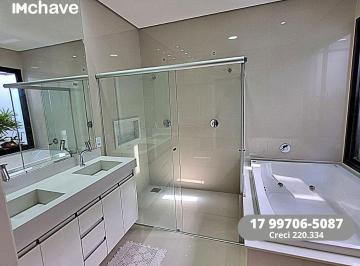 Foto 01 · Vendo Casa Completa no Condomínio Gaivota II com 3 suítes, fino acabamento e piscina