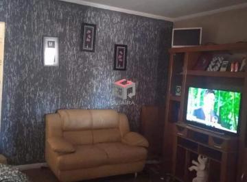 Casa · 210m² · 6 Quartos · Bom para renda - Imóvel com 3 casas no mesmo terreno e um salão comercial.