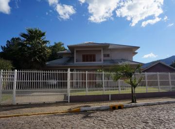 Casa · 304m² · 4 Quartos · 2 Vagas · Sobrado Alto Padrão no centro de Araricá
