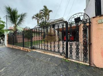 Casa · 382m² · 5 Quartos · 7 Vagas · Sobrado grande, bem arejado e com quintal espaçoso! Oportunidade