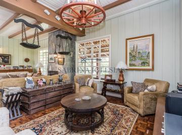 Rural · 200m² · 4 Quartos · Chácara exclusiva com casa vintage em madeira nobr