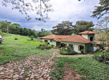 Rural de 3 quartos, Brumadinho · Sítio cercado pela mata à venda em Brumadinho/MG