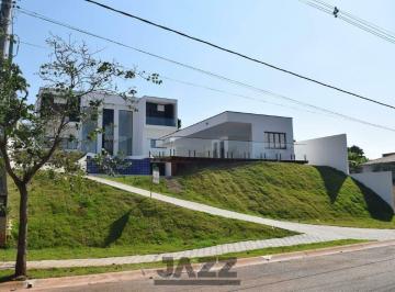 Casa · 305m² · 3 Quartos · 4 Vagas · Belíssima casa em condomínio fechado com segurança 24 horas em Atibaia
