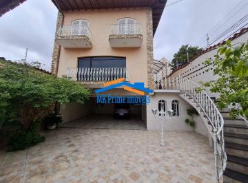 Casa · 340m² · 4 Quartos · 6 Vagas · Excelente Sobrado 4 Dormitórios 1 Suíte 6 Vagas Piscina com Cascata.