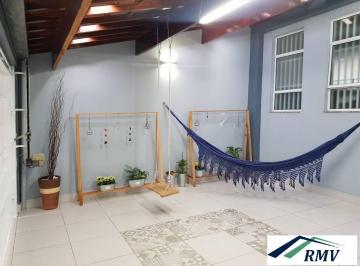 Casa · 148m² · 3 Quartos · 2 Vagas · Sobrado parcialmente mobiliado no Bairro Santa Terezinha - Centro.
