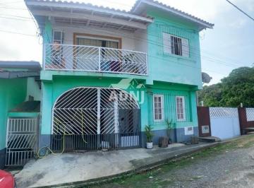 Foto 01 · Imóvel contendo 3 casas com fundo para lago no centro de São Lourenço da Serra