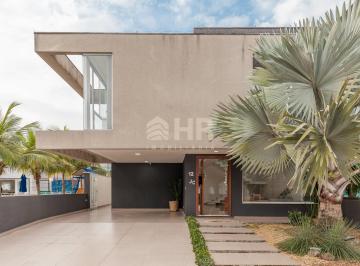 Casa · 240m² · 3 Quartos · 4 Vagas · Casa no Condomínio Golden Life  com 03 suítes em M