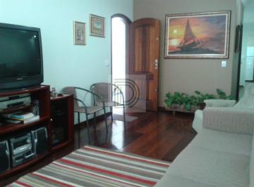 Casa · 190m² · 3 Quartos · 3 Vagas · Excelente opção de sobrado de 3 suítes, sala 2 ambientes
