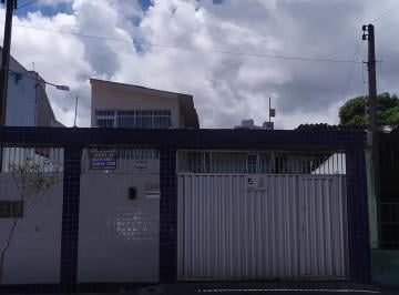 Casa de 4 quartos, Recife · Vende-se excelente casa com dois pavimentos e salas comerciais em Campo Grande.