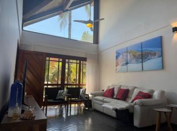 Casa · 195m² · 5 Quartos · 2 Vagas · Casa em condomínio com 195m² de área útil, 5 dormitórios (2 suítes), 2 vagas