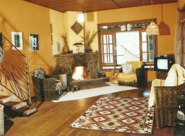 sala · CASA A VENDA EM VISCONDE DE MAUÁ