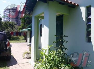 Casa · 70m² · 2 Quartos · 1 Vaga · Casa de Alvenaria na Rua Bento Gonçalves em Esteio. Terreno 574m²