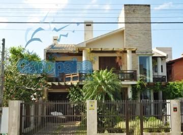 fachada frontal · ALUGO POR TEMPORADA BELA CASA 4 SUÍTES E PISCINA NO CENTRO DE GAROPABA, ALTO PADRÃO