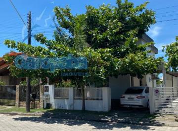 Foto 01 · Aluguel por Temporada: Sobrado Espaçoso no Centro de Garopaba-SC, 3 Quartos, 1 Suíte, 2 Vagas de Gar