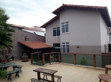 Casa · 328m² · 3 Quartos · 4 Vagas · Casa no Cerqueira Lima com excelente localização.