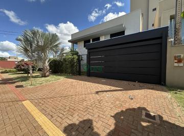 Casa · 150m² · 3 Quartos · 2 Vagas · VENDA | Sobrado, com 3 dormitórios em Parque Alvorada, Dourados