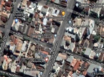 Terreno · 372m² · Lote Centro