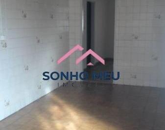 Foto 01 · Ótimo imóvel com 3 dormitórios, sala, cozinha, um banheiro, área de serviço, 2 vagas de garagem cobe