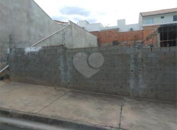 Área de Serviço · Terreno à venda em Centro - SP