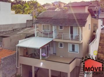 Casa · 300m² · 3 Quartos · 2 Vagas · Vale a pena conhecer! Casa à venda no Giardino D'Itália