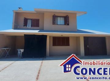 Casa de 4 quartos, Imbé ·  XC405 - Excelente sobrado a 70 metros do mar no balneário Ipiranga