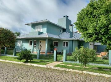 Casa · 196m² · 3 Quartos · 2 Vagas · CASA DE ESQUINA LOCALIZADA No BAIRRO BAVARIA. NOVA PETRÓPOLIS RS.