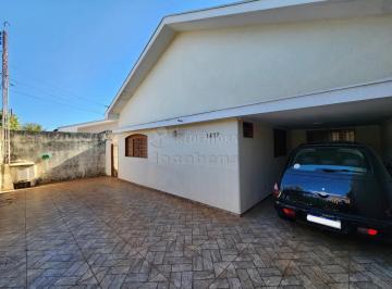Casa · 200m² · 4 Quartos · 3 Vagas · Ótima Casa De 04 Dormitórios, Sendo 02 Com Armários Embutidos e 01 Tipo Apartamento