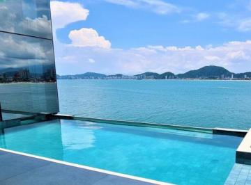 Casa · 1000m² · 6 Quartos · 6 Vagas · Casa nova à venda no condomínio Península, acesso direto ao mar.
