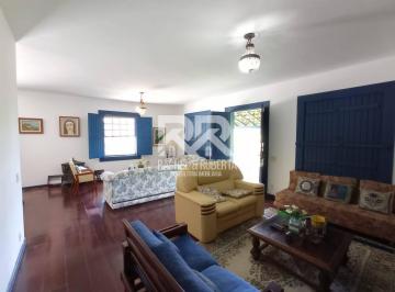 Casa · 240m² · 5 Quartos · 5 Vagas · Casa de Fazenda Linear em Bairro Nobre
