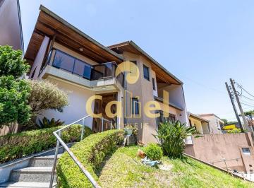Casa de 6 quartos, Curitiba · Localização especial, cômodos amplos, Veja o vídeo e o tour virtual !