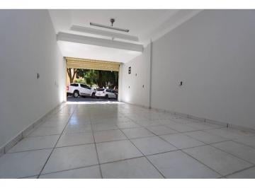 Comercial · 42m² · Excelente imóvel comercial localizado no bairro Centro, na Candido Mariano.