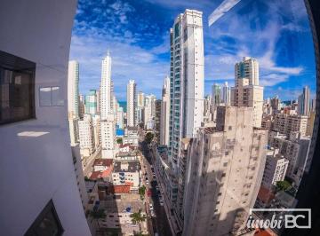 Vista do living · Apartamento com 3 dormitórios à venda, 130 m² por R$ 2.300.000,00 - Centro - Balneário Camboriú/SC