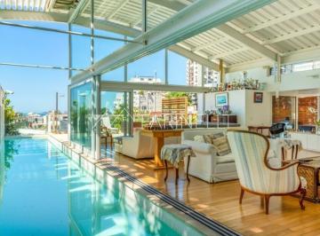 6097-20220905115848_zap.jpg · Linda casa projetada por arquiteto no condomínio mais desejado do Rio.