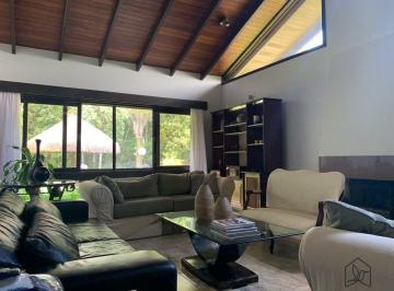 Rural · 120000m² · 4 Quartos · 3 Vagas · Belíssima Chácara em Pirabeiraba