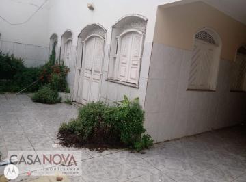 Casa Grande com excelente localização na 13 de Julho · Casa Grande com excelente localização na 13 de Julho