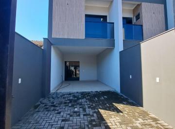 Casa · 130m² · 3 Quartos · 2 Vagas · Casa Geminada no bairro Santa Catarina