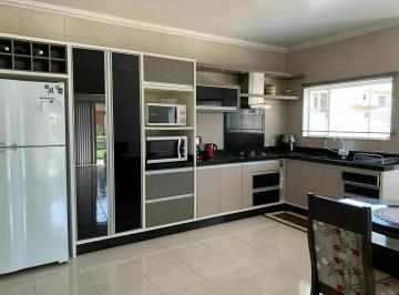 Casa · 246m² · 3 Quartos · 1 Vaga · Sobrado Único