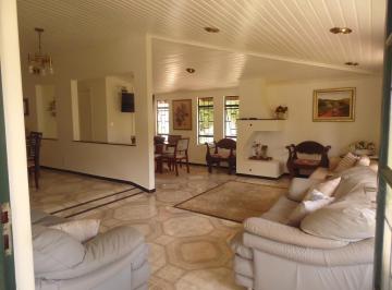 Casa de 4 quartos, Avaré · Casa c/ 400 m² em cond em Avaré c/ 4 dorm e 2 suítes.