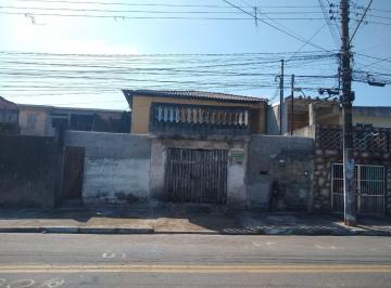 Casa de 3 quartos, Mauá · Casa no Jardim Santista com Terreno de 305,00m2.