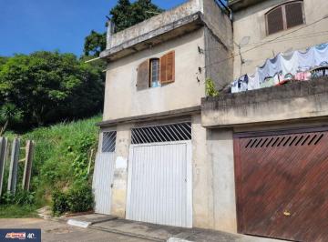 Casa · 125m² · 2 Quartos · 1 Vaga · Casa de 2 dormitórios com garagem.