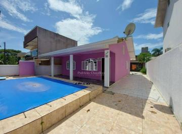 Casa · 172m² · 4 Quartos · 5 Vagas · Casa com piscina e edícula a 100 metros da Praia!